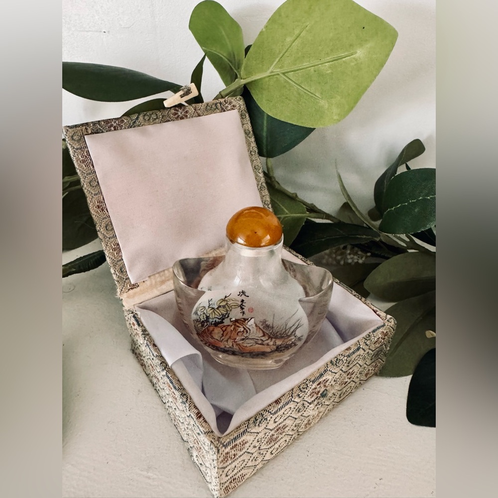 Vintage Chinese Inside Painted Snuff Bottle Crystal Tiger 🐅 Boxed RARE